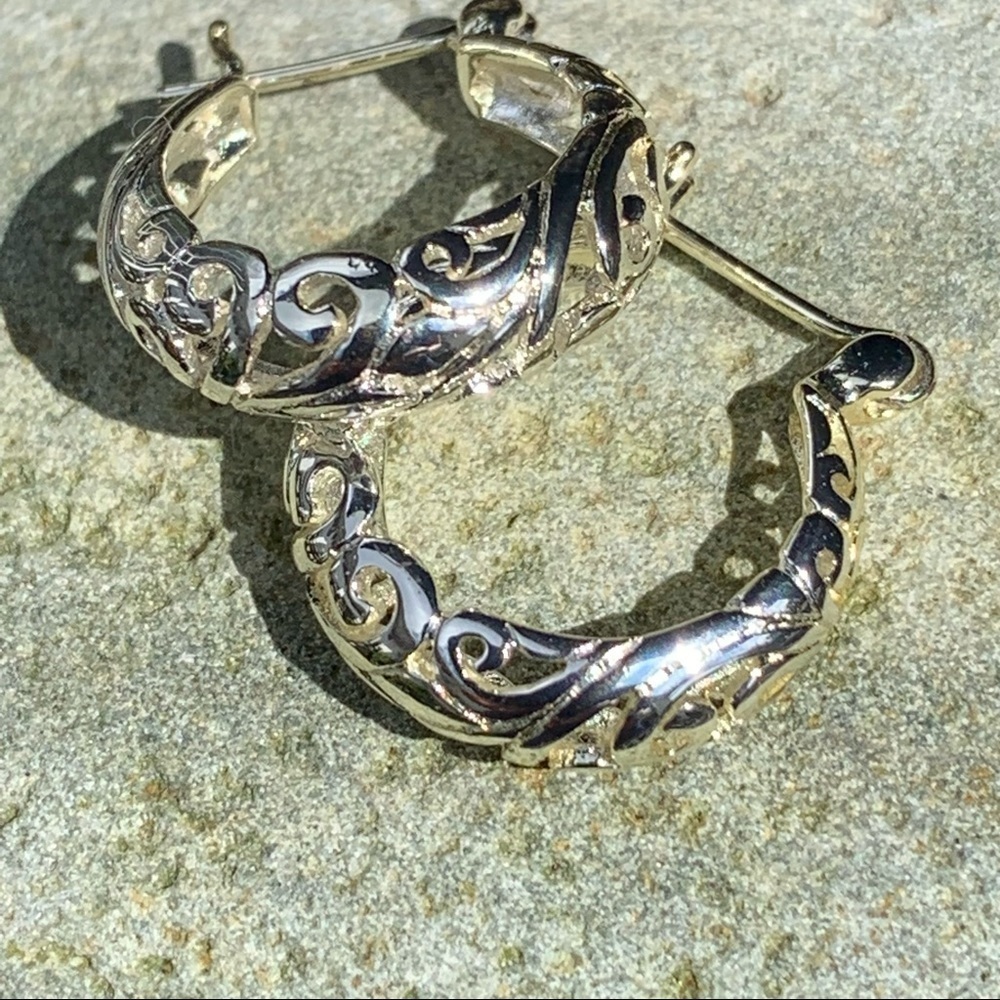 Filigree silver small hoop post earrings new classic minimalist silver plated - Picture 3 of 6